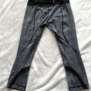6 | Lululemon Cropped Leggings